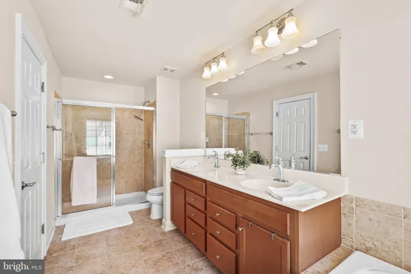 $685,000 | 25491 Amber Gate Terrace, Chantilly, VA 20152