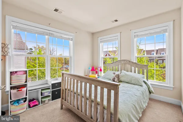 $685,000 | 25491 Amber Gate Terrace, Chantilly, VA 20152