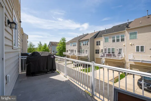 $685,000 | 25491 Amber Gate Terrace, Chantilly, VA 20152