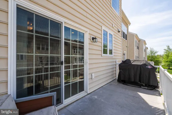 $685,000 | 25491 Amber Gate Terrace, Chantilly, VA 20152