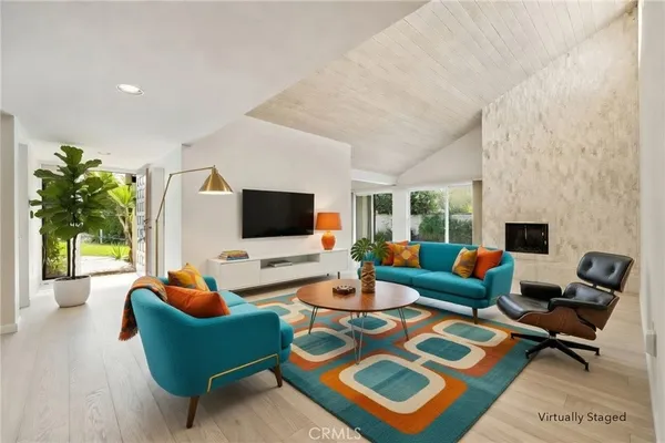 $680,000 | 255 East Avenida Granada, Unit 211, Palm Springs, CA 92264