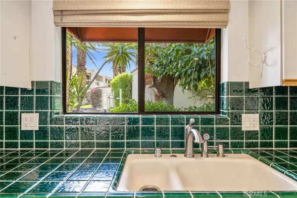 $680,000 | 255 East Avenida Granada, Unit 211, Palm Springs, CA 92264