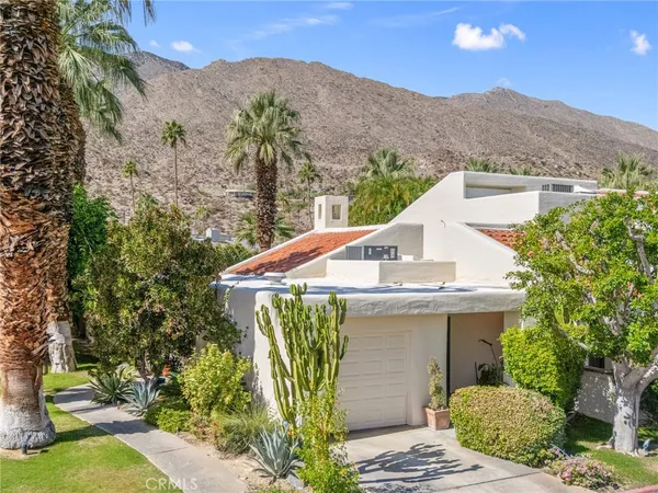 $680,000 | 255 East Avenida Granada, Unit 211, Palm Springs, CA 92264