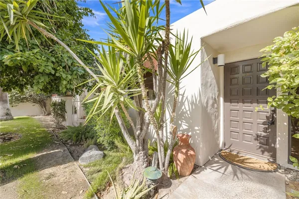 $680,000 | 255 East Avenida Granada, Unit 211, Palm Springs, CA 92264