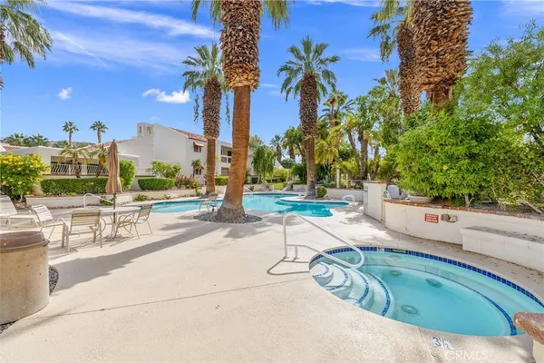 $680,000 | 255 East Avenida Granada, Unit 211, Palm Springs, CA 92264