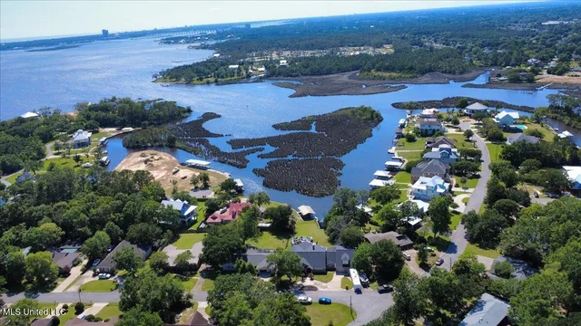 $625,000 | 6313 Hermosa Drive, Ocean Springs, MS 39564