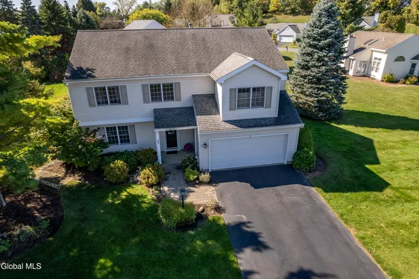 $575,000 | 42 Capitol Place, East Greenbush, NY 12144