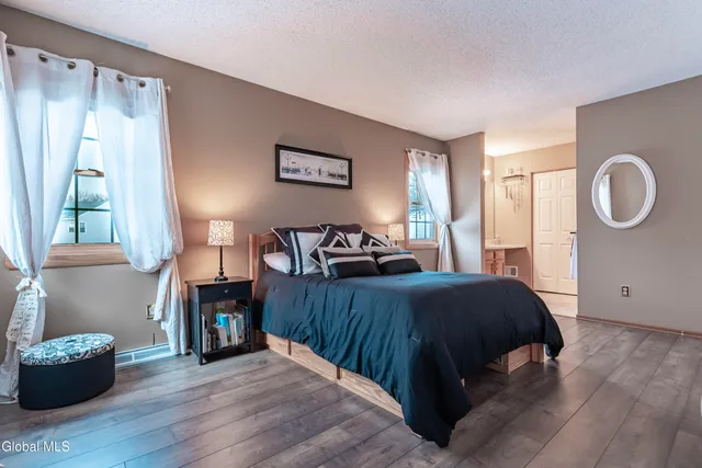 $575,000 | 42 Capitol Place, East Greenbush, NY 12144