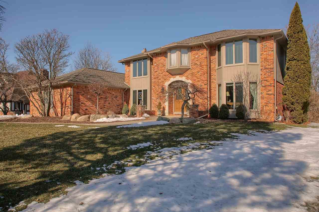 2614 Lambeth Park Rochester Hills, MI 48306 - Photo 2 of 32