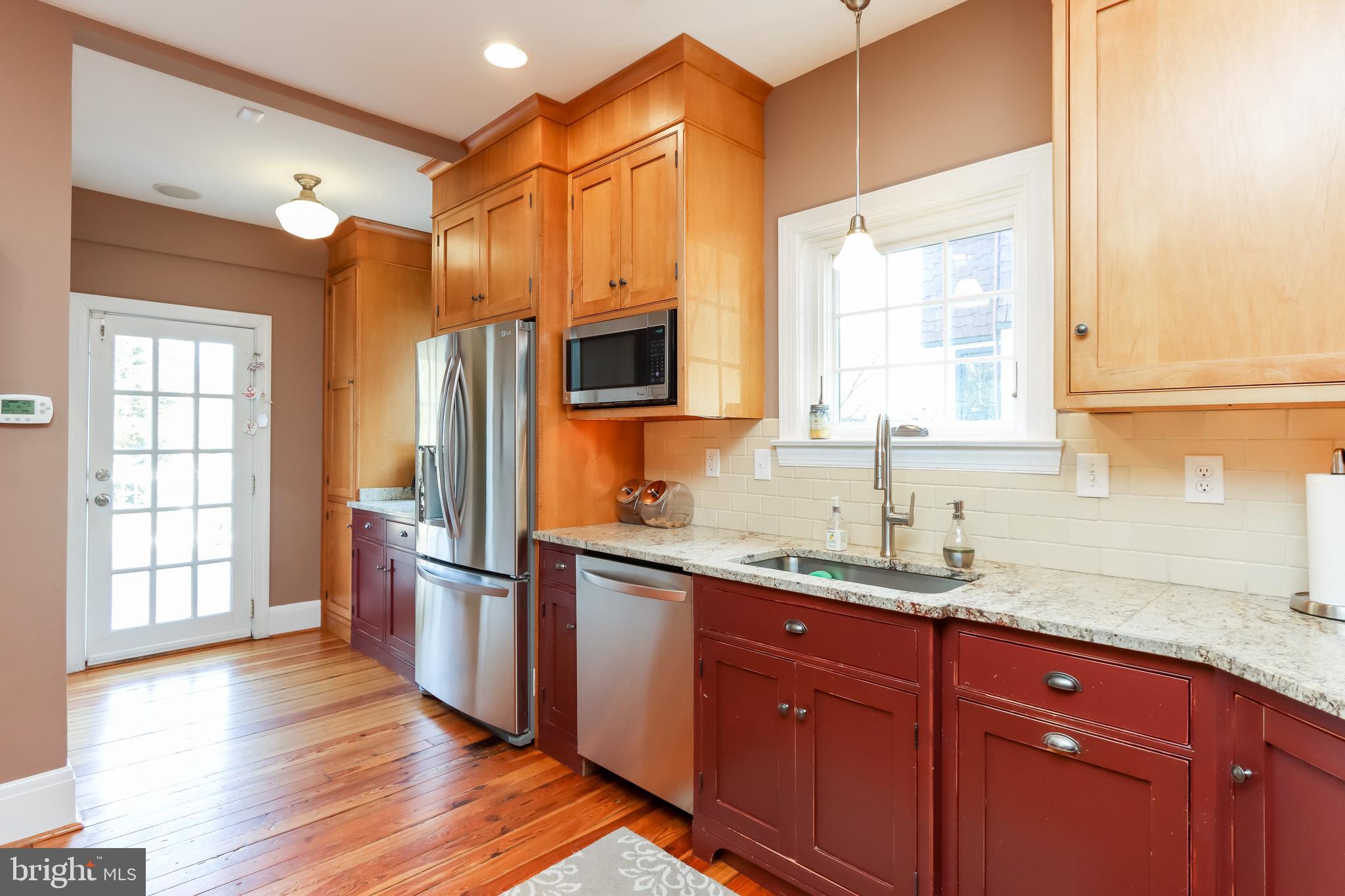 2404 Brambleton Road Baltimore, MD 21209 - Photo 16 of 44