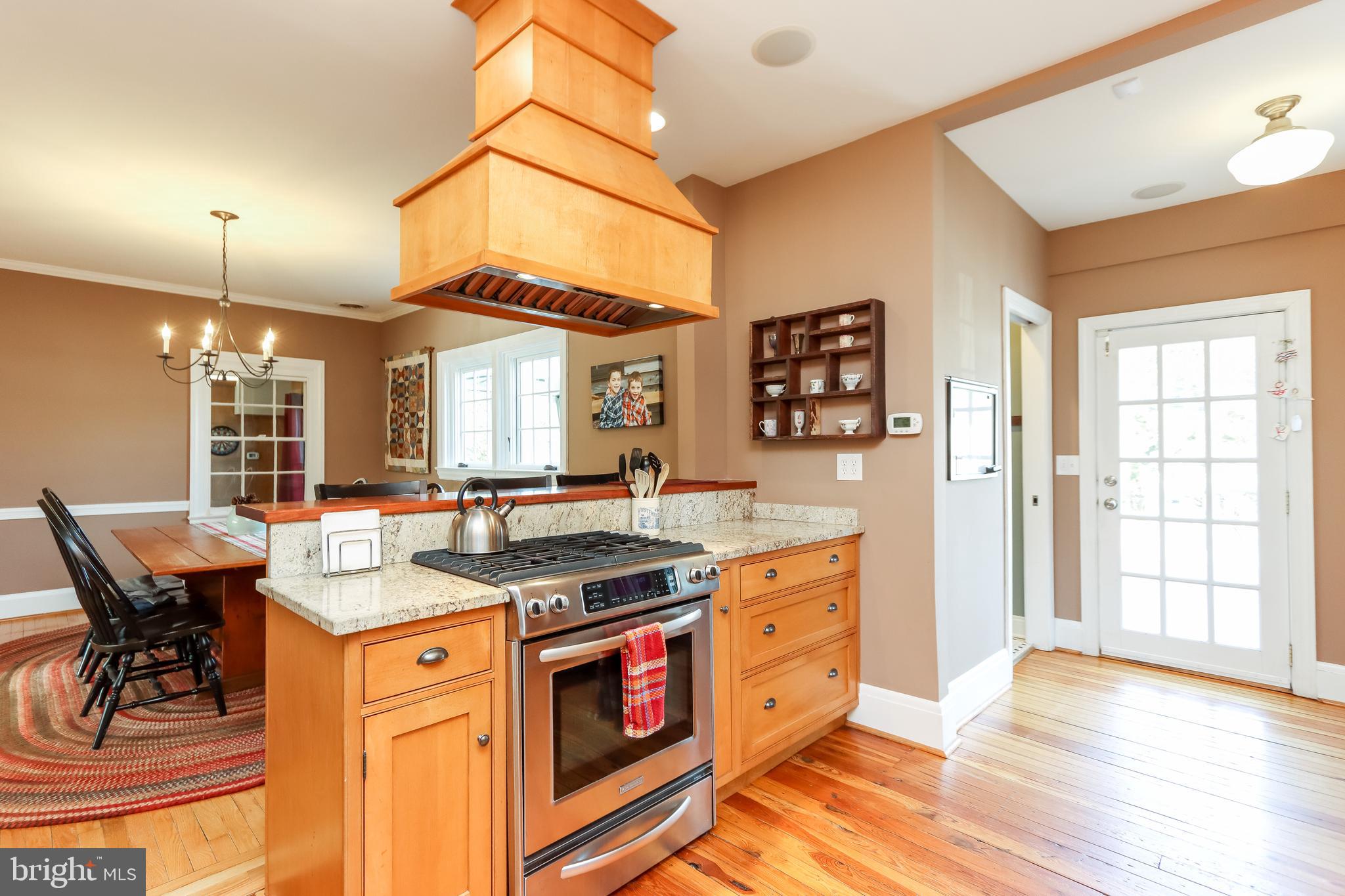 2404 Brambleton Road Baltimore, MD 21209 - Photo 17 of 44