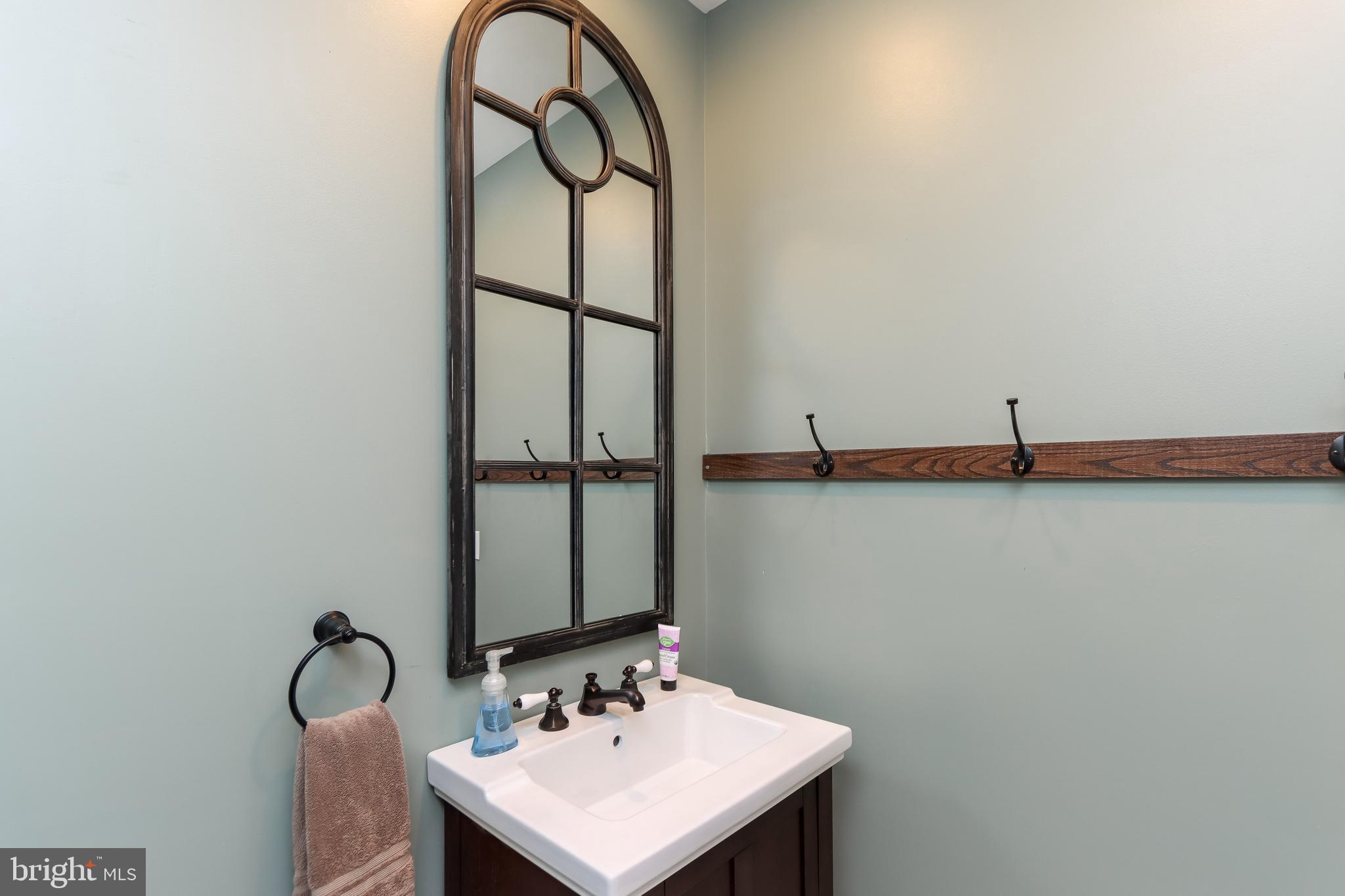 2404 Brambleton Road Baltimore, MD 21209 - Photo 21 of 44