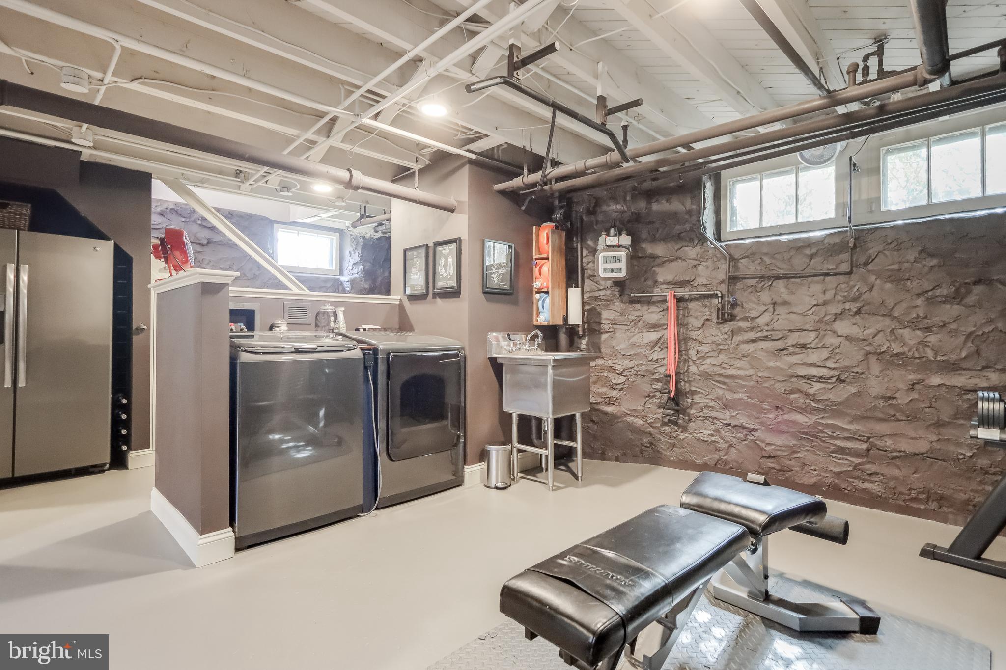 2404 Brambleton Road Baltimore, MD 21209 - Photo 39 of 44