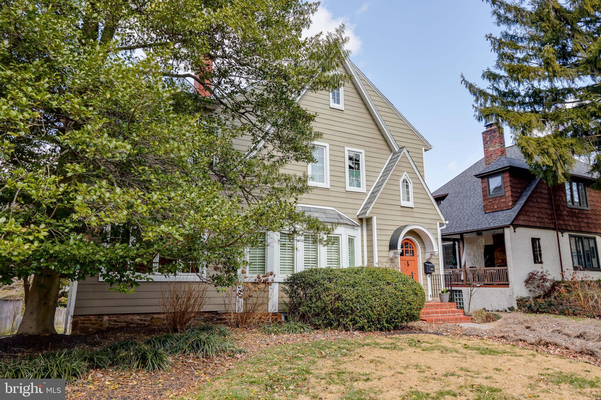 2404 Brambleton Road Baltimore, MD 21209 - Photo 5 of 44