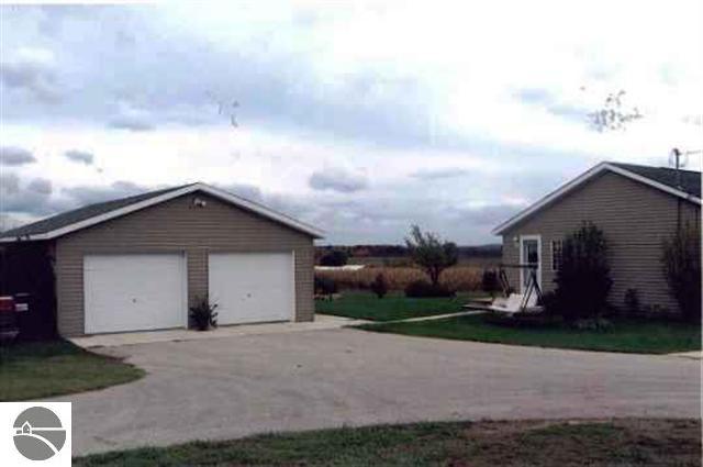 13343 Winters Road Kewadin, MI 49648 - Photo 4 of 21 1741976-3.JPG