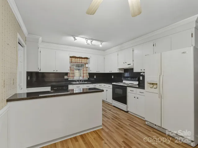 $520,000 | 3200 Allenwood Road, Charlotte, NC 28270