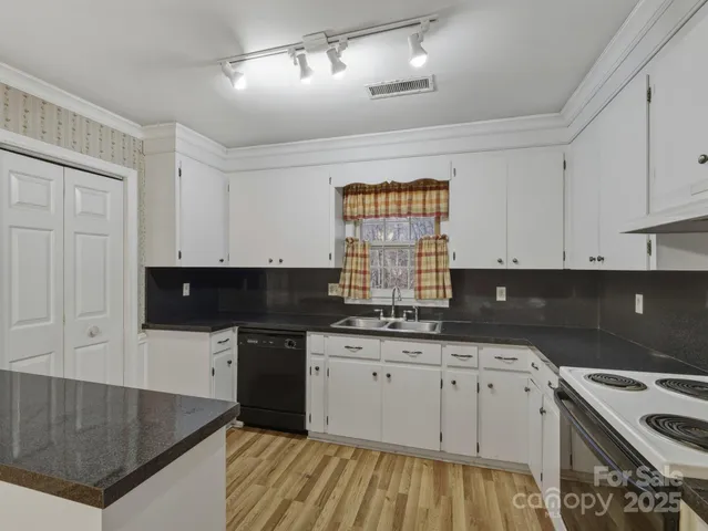 $520,000 | 3200 Allenwood Road, Charlotte, NC 28270