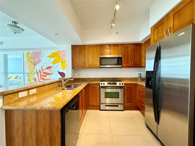 $3,000 | 1755 East Hallandale Beach Boulevard, Unit 1808E, Hallandale Beach, FL 33009