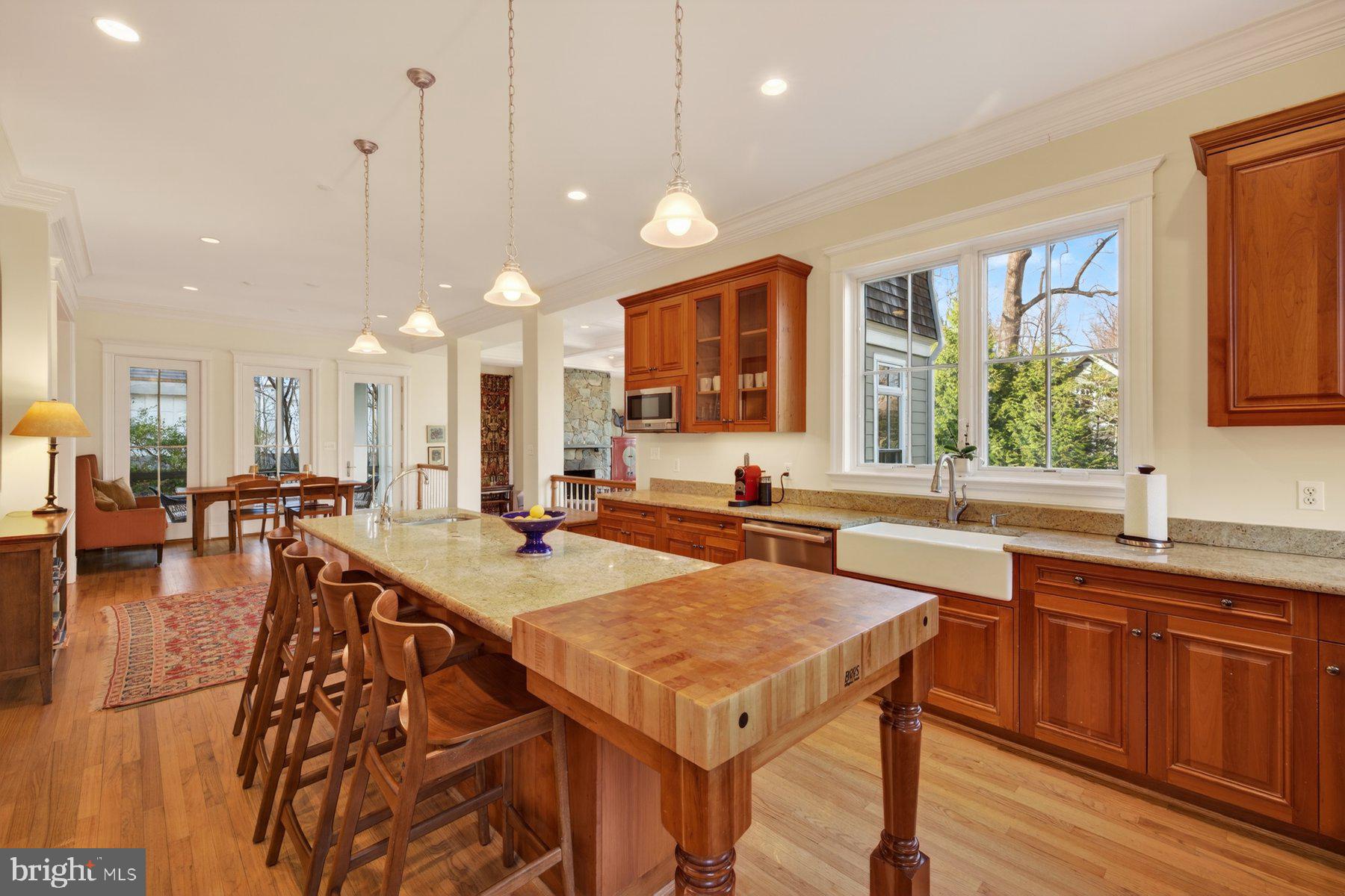 6115 Madawaska Road Bethesda, MD 20816 - Photo 22 of 78 Kitchen (reverse view)