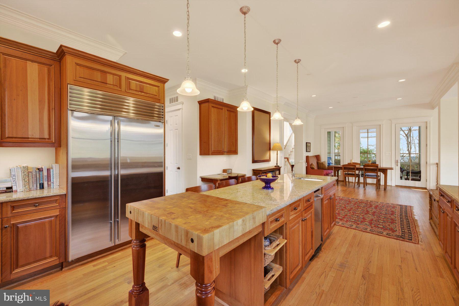 6115 Madawaska Road Bethesda, MD 20816 - Photo 23 of 78 Kitchen (reverse view)
