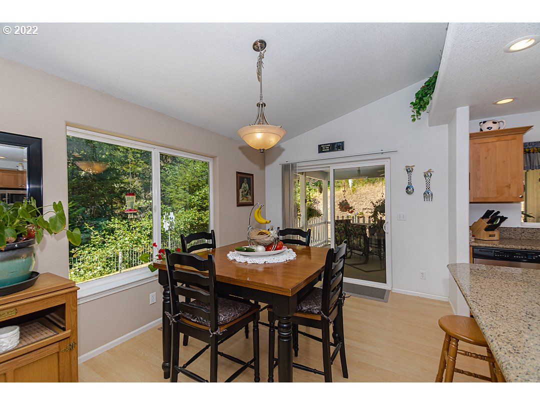 1613 Hogan Road Oakland, OR 97462 - Photo 19 of 32