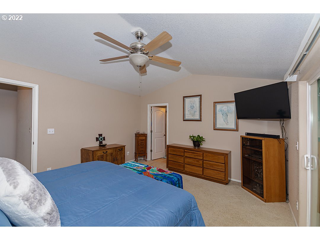 1613 Hogan Road Oakland, OR 97462 - Photo 21 of 32