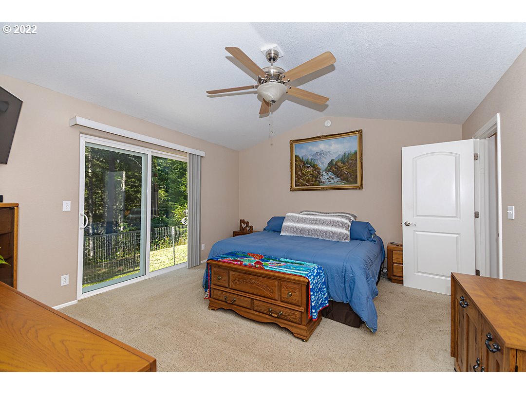 1613 Hogan Road Oakland, OR 97462 - Photo 22 of 32