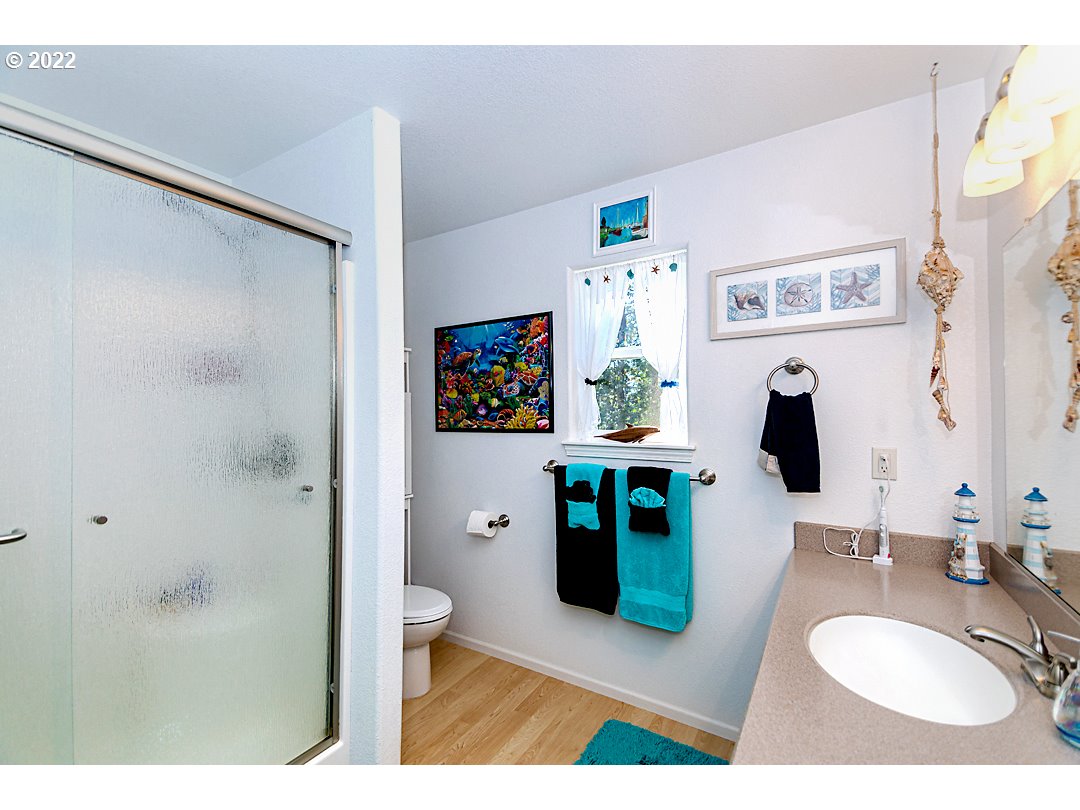 1613 Hogan Road Oakland, OR 97462 - Photo 24 of 32