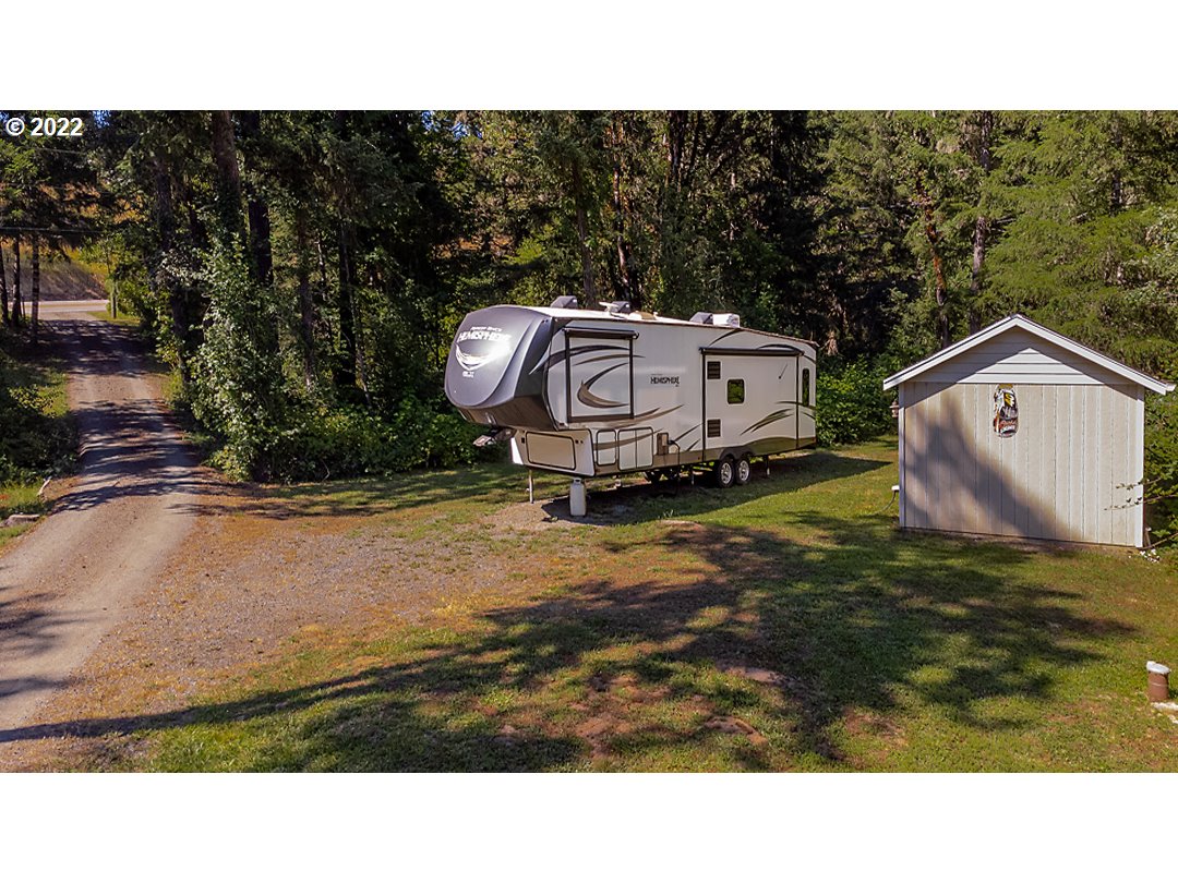 1613 Hogan Road Oakland, OR 97462 - Photo 29 of 32