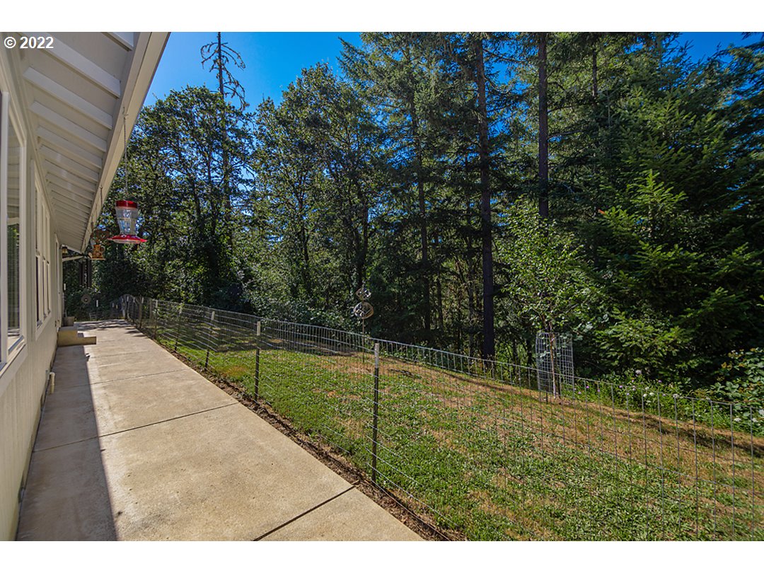 1613 Hogan Road Oakland, OR 97462 - Photo 31 of 32
