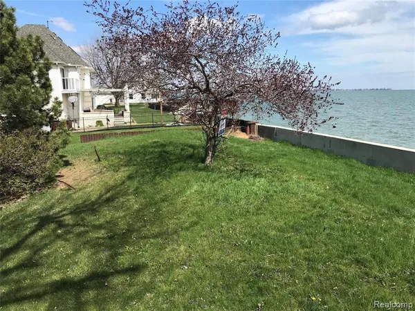 $179,900 | 0 Edgewater Street, Monroe, MI 48162