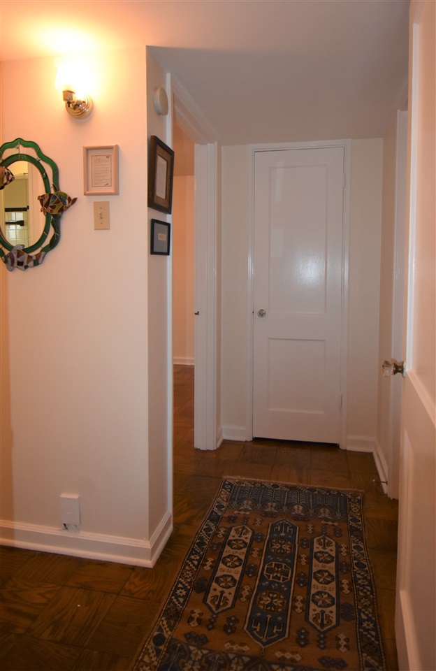 2991 Walnut Grove Road, Unit 1 Memphis, TN 38111 - Photo 9 of 14 Gallery Image 9