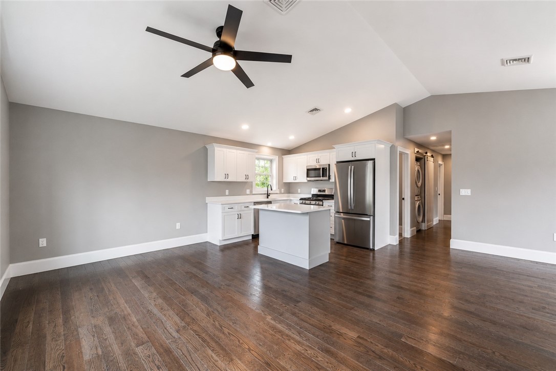 63 Balch Street Pawtucket, RI 02861 - Photo 3 of 33 Gallery Image 3