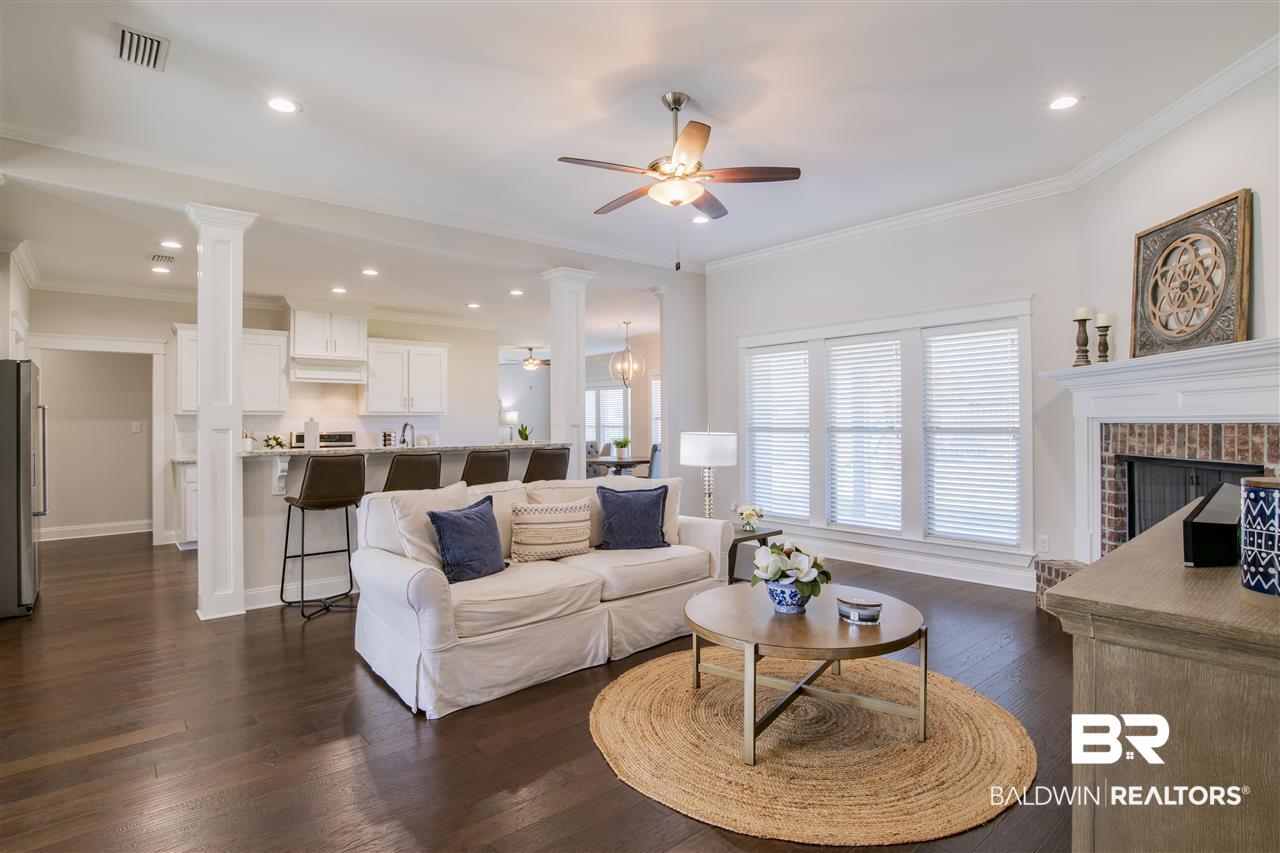 272 Garrison Boulevard Fairhope, AL 36532 - Photo 6 of 37 Living Room