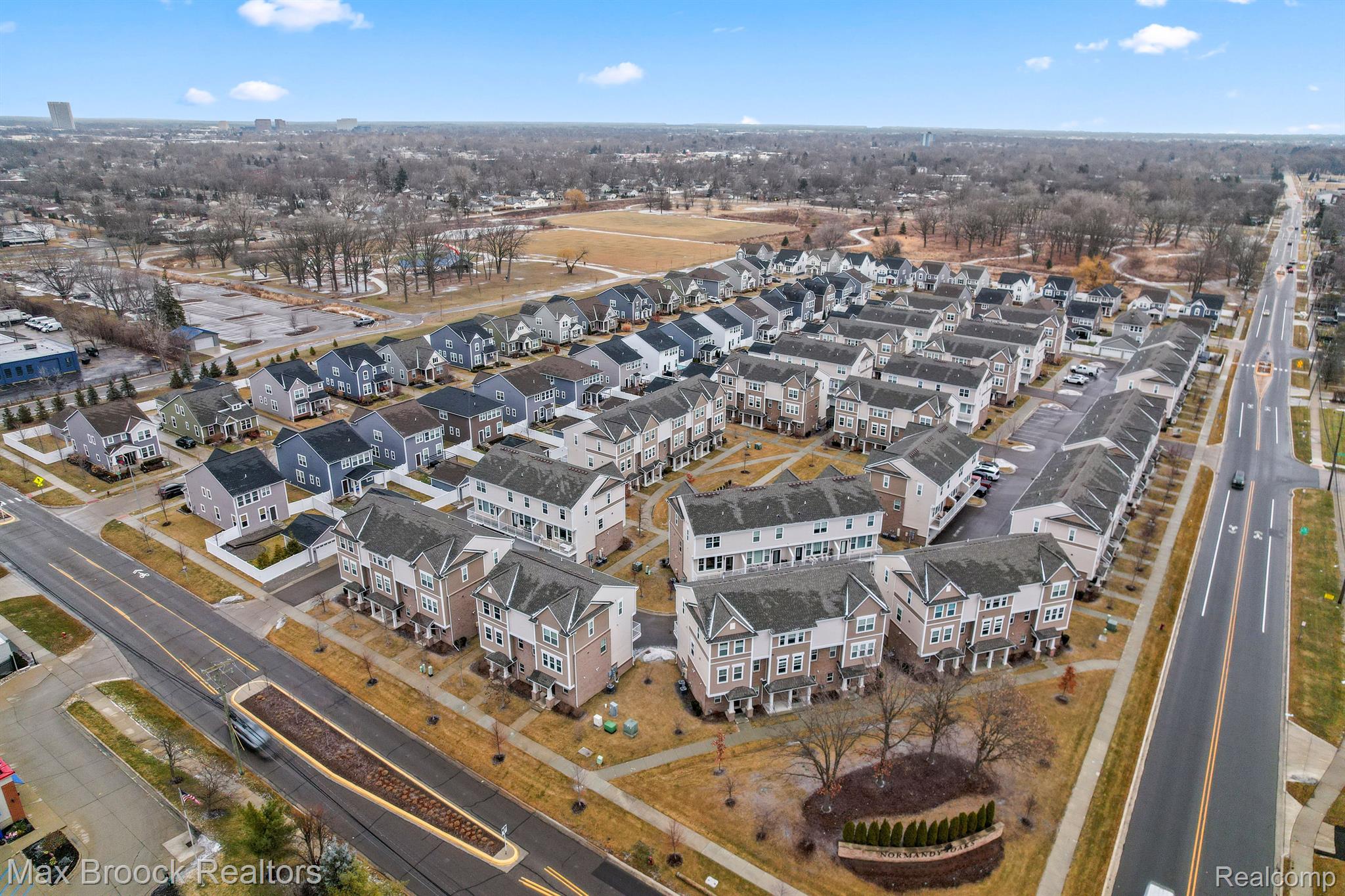 2500 Normandy Road, Unit 27 Royal Oak, MI 48073 - Photo 30 of 37 Drone Photo of Complex with Park in the background