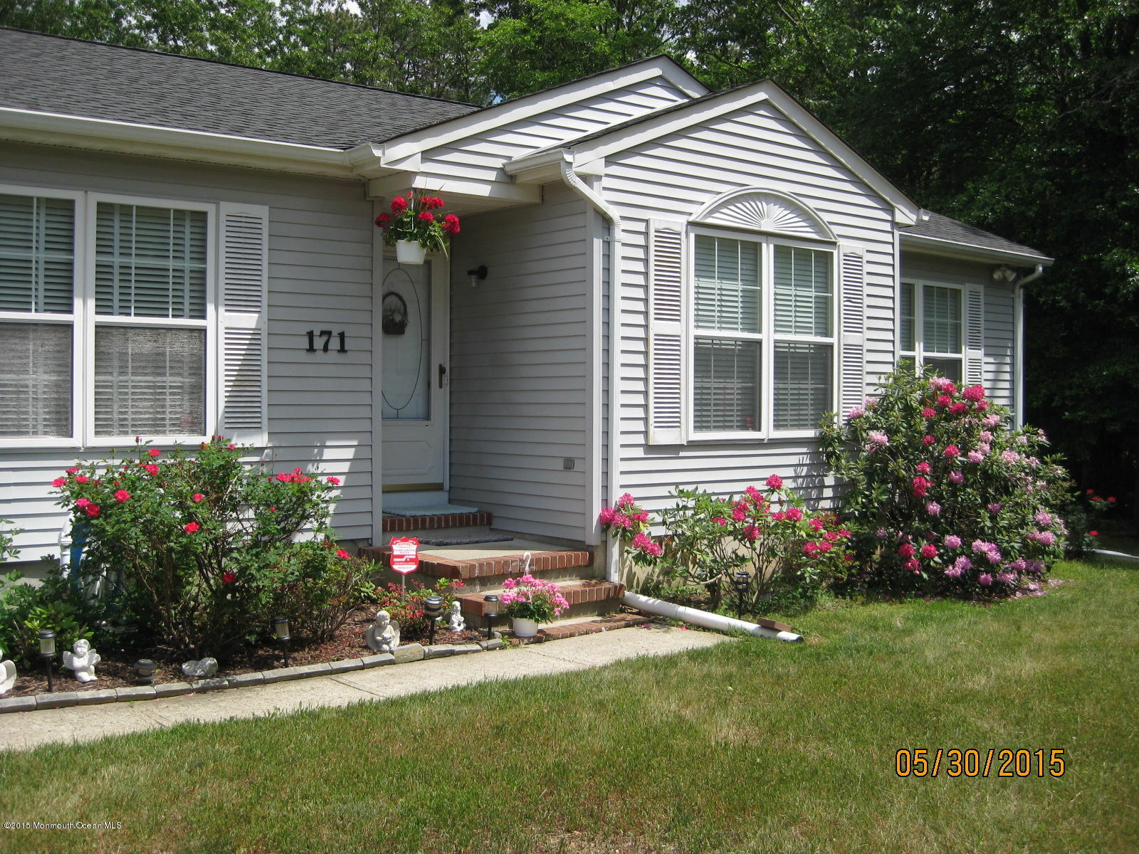 171 Siloam Road Freehold, NJ 07728 - Photo 3 of 27 2015 House Photos 025 (1)