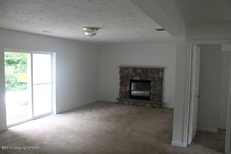 2170 Titania Road Tobyhanna, PA 18466 - Photo 14 of 21 Family Room