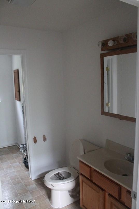 2170 Titania Road Tobyhanna, PA 18466 - Photo 18 of 21 Bath