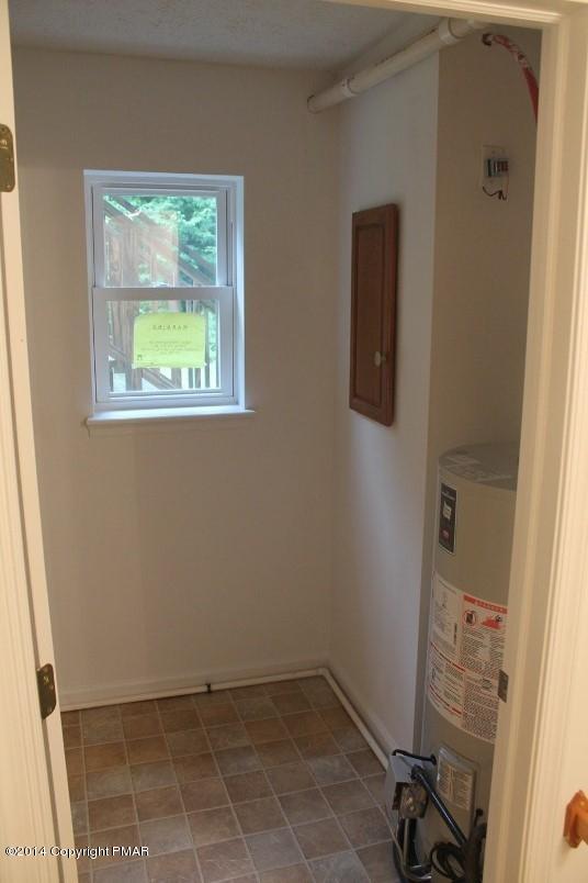 2170 Titania Road Tobyhanna, PA 18466 - Photo 19 of 21 Laundry room