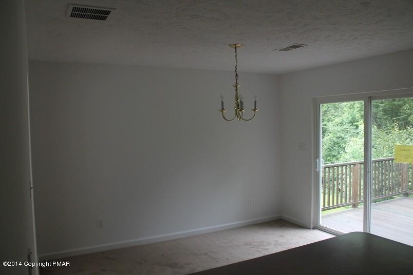 2170 Titania Road Tobyhanna, PA 18466 - Photo 4 of 21 Dining room