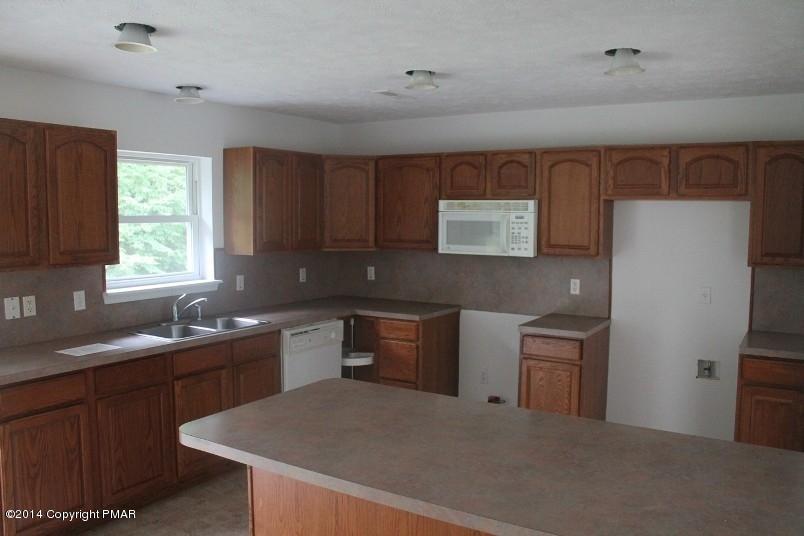 2170 Titania Road Tobyhanna, PA 18466 - Photo 6 of 21 Kitchen (2)