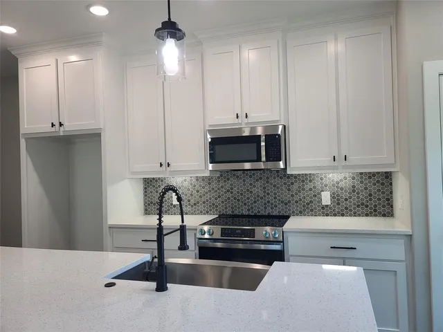 $349,500 | 515 Northeast 5th Avenue, Durant, OK 74701