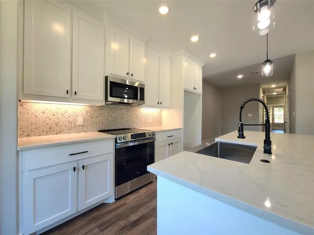 $349,500 | 515 Northeast 5th Avenue, Durant, OK 74701