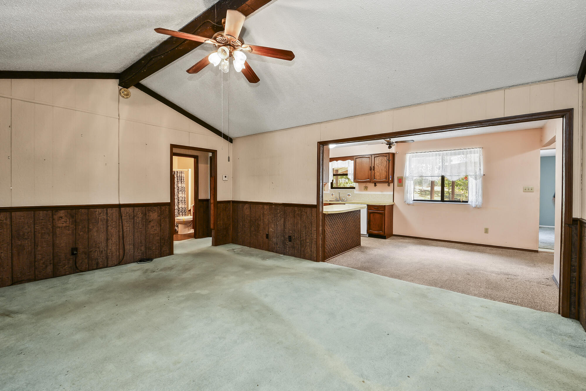 439 Driftwood Lane Reeds Spring, MO 65737 - Photo 5 of 34 Driftwood Dining Frontroom