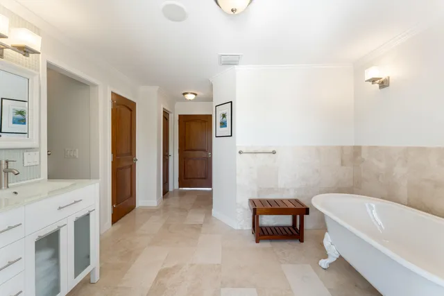 $5,950,000 | 75851 Overseas Highway, Islamorada, FL 33036