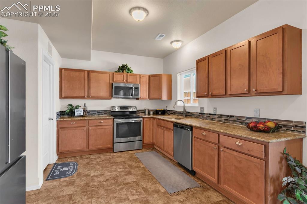917 Silverqueen Road Pueblo, CO 81008 - Photo 5 of 33