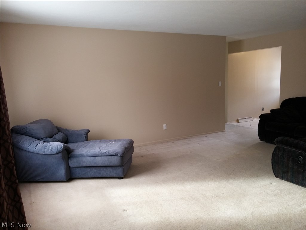 2946 Bancroft Road Akron, OH 44333 - Photo 12 of 25 Gallery Image 12