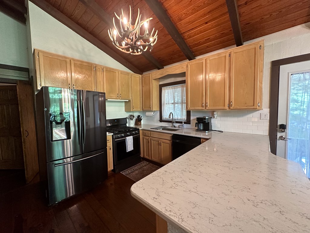 916 Riverside Lane Blue Ridge, GA 30513 - Photo 14 of 39