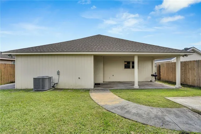 $245,000 | 172 Winnona Drive, Westwego, LA 70094
