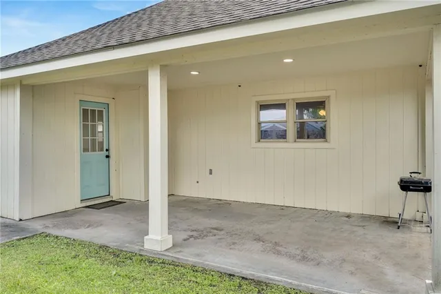 $245,000 | 172 Winnona Drive, Westwego, LA 70094